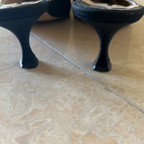 MANOLO BLAHNIK  Black with Tortoiseshell Kitten Mules - Picture 8 of 9